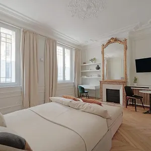 Studio Quartier Champs Elysees 1 Appartement Paris